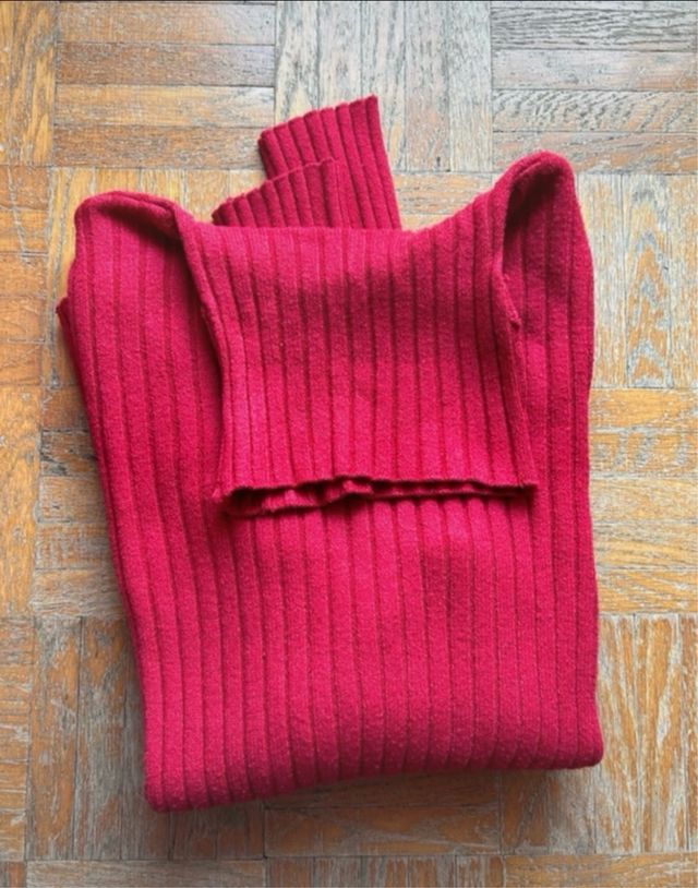 Maglione rosso collo alto