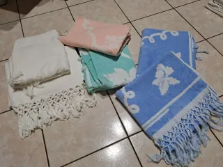 Asciugamano bianco con frange