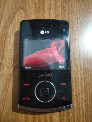 Telefono finto replica LG KU580