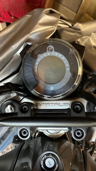 Husqvarna Svartpilen 401