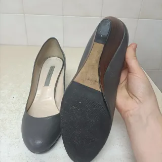 Cuñas de piel grises