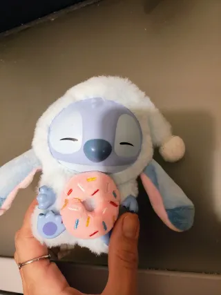Peluche Stitch con donut