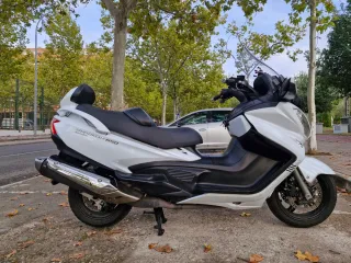 Suzuki Burgman 650 executive Scooter Blanco