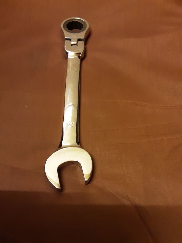 Llave de trinquete combinada 23mm