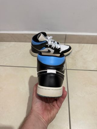 Scarpe Jordan 1 Mid University Blu Taglia 40