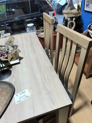 Mesa extensible con 4 sillas