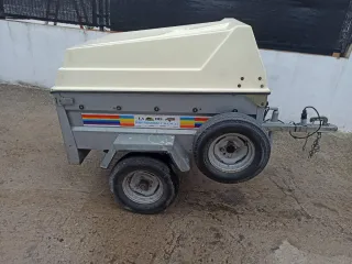 Semi-remolque con documentos