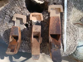 3 Cepillos de carpintero de madera antiguos