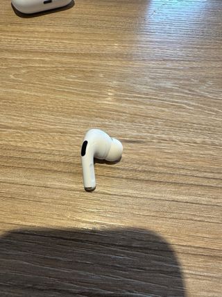 caja airpods pro 1ª generación y airpod derecho