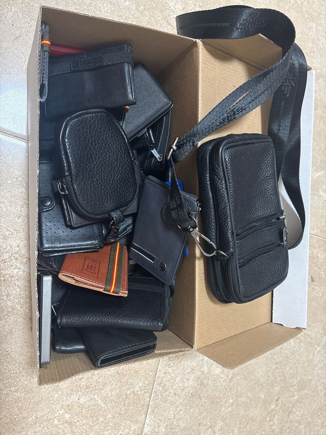 OCASIÓN!!! Lote de 26 Carteras Variadas