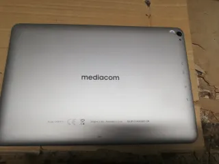 Scocca + Touch + LCD Mediacom SmartPad