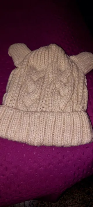 Cappello lana beige con orecchie