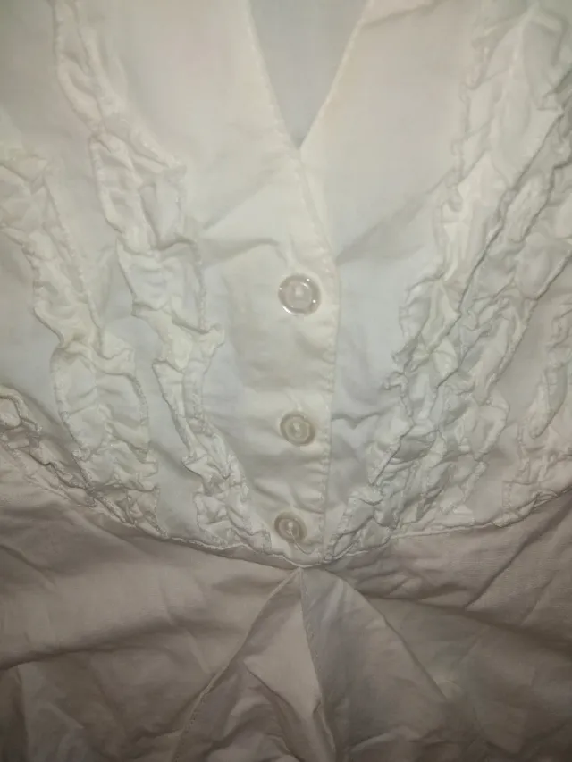 Blusa blanca talla M para mujer.