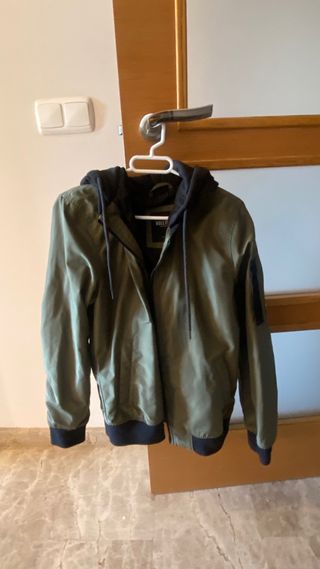 Chaqueta Hollister verde impermeable