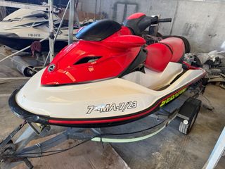 Moto de agua Bombardier 215cv