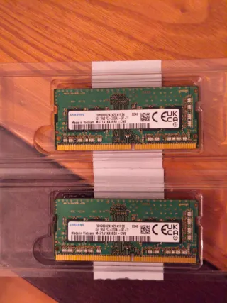 2x Samsung 8GB DDR4 RAM M471A1K43EB1-CWE