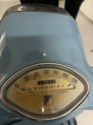 Vespa Clásica Azul Coleccionista