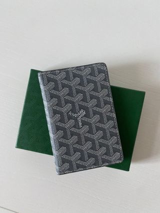 Porta pasaporte Goyard
