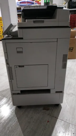 Impresora Ricoh IM C2000 Gris