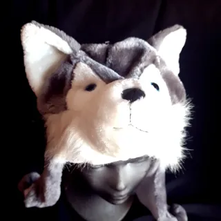 Gorro de peluche husky