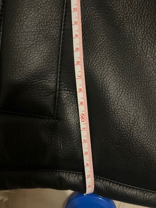 Cazadora efecto piel Zara negra