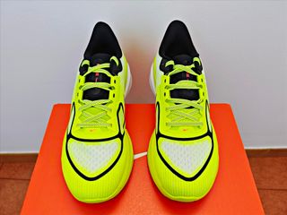 NIKE VOMERO 17 TALARIA 