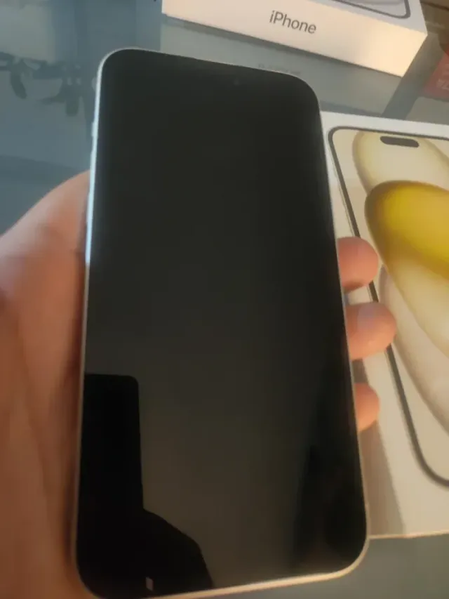 iPhone 15 Plus 128GB Dorado Como Nuevo