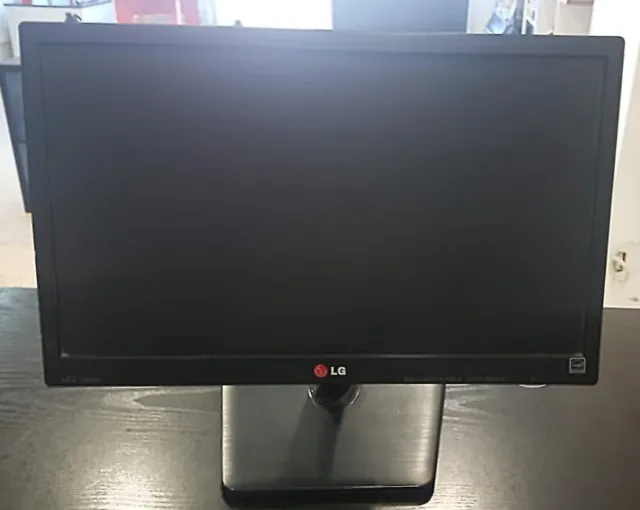 Pantalla LG Negra/Plateada