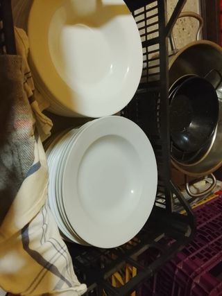 Platos de porcelana blancos