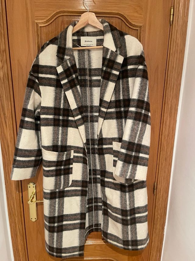 Abrigo cuadros Stradivarius over size