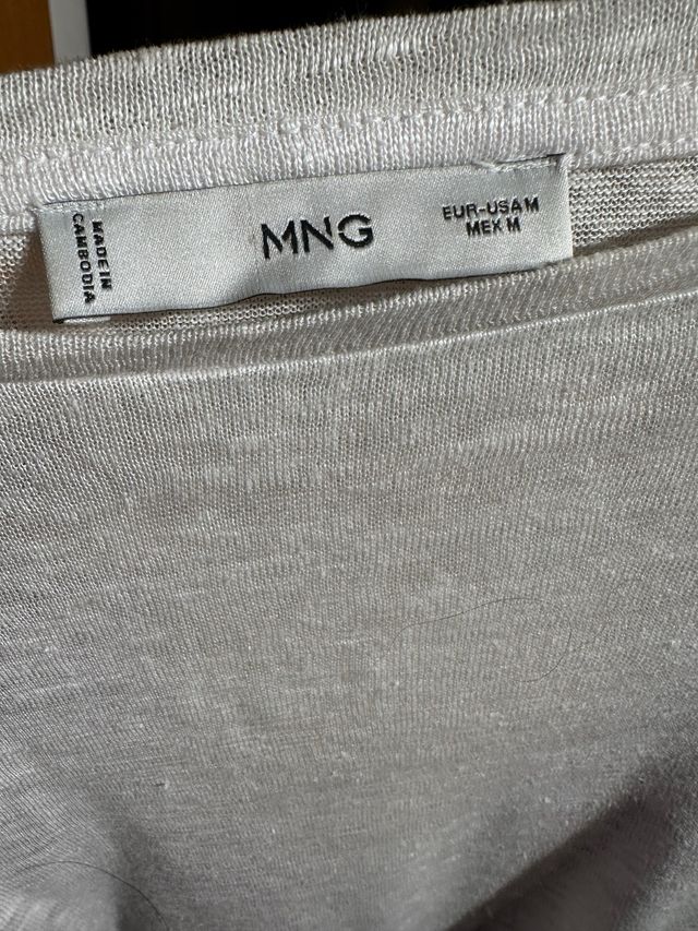 2 Camisetas de Zara y Mango 
color blanco y negro