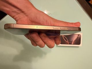 iPhone 16  Pro 256GB Titanio Desierto