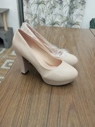 Zapatos tacón beige talla 39