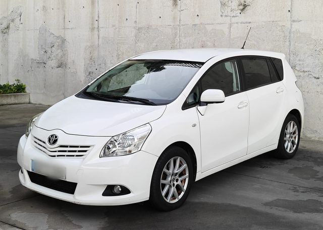 VERSO 7 PLAZAS 2.0 D-4D 126CV * 1 DUEÑO Y LIBRO *