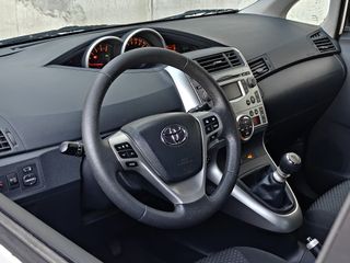 VERSO 7 PLAZAS 2.0 D-4D 126CV * 1 DUEÑO Y LIBRO *