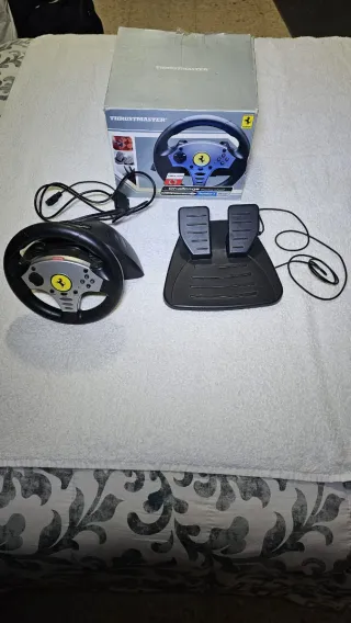 Volante Thrustmaster Ferrari Challenge