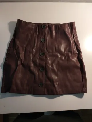 Minifalda de cuero marrón