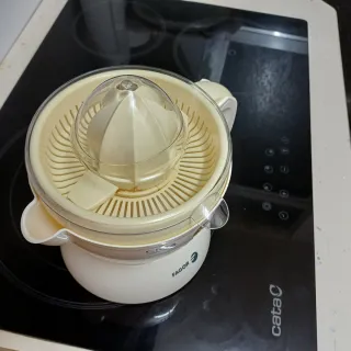 Exprimidor Fagor pequeño