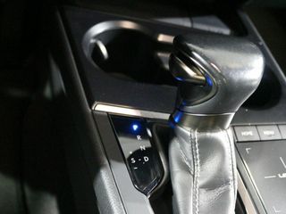 Lexus UX 2.0 250h Business