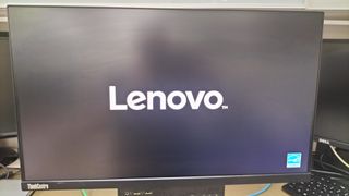 Monitor Lenovo ThinkVision 21.5" + Cargador