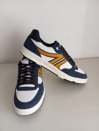 Zapatillas Pull&Bear Azul y Blanco