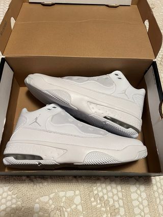Zapatillas Jordan Max Aura 2 Blancas