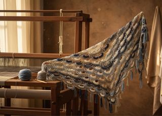 Chal triangular ganchillo hecho a mano