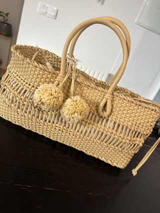 Bolso Zara tejido con pompones