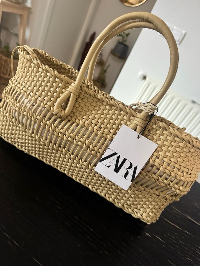 Bolso Zara tejido con pompones