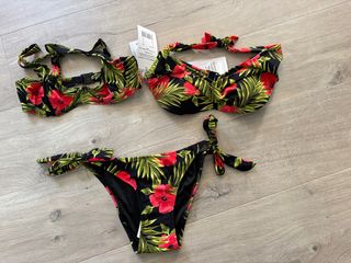 Conjunto bikini 2 sujetadores estampado tropical