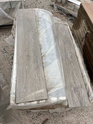 Porcelánicos Maderas 120x20 Bastantes Restos