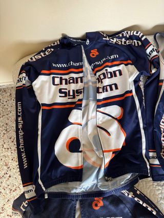 Equipación Ciclismo Champion System