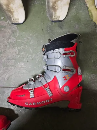 Equipo Esquí Travesía Dynastar y Botas Garmont