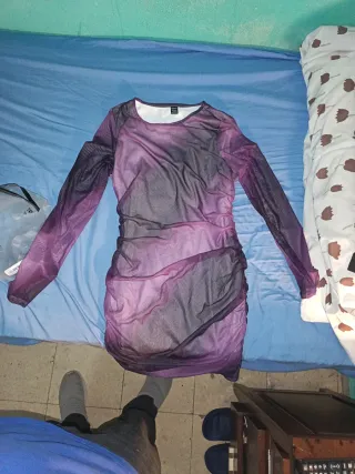 Vestido de malla morado y negro